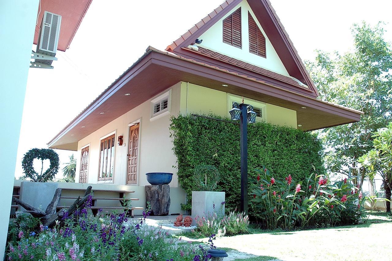 Thararin Villa Ban Doem Bang Exterior foto