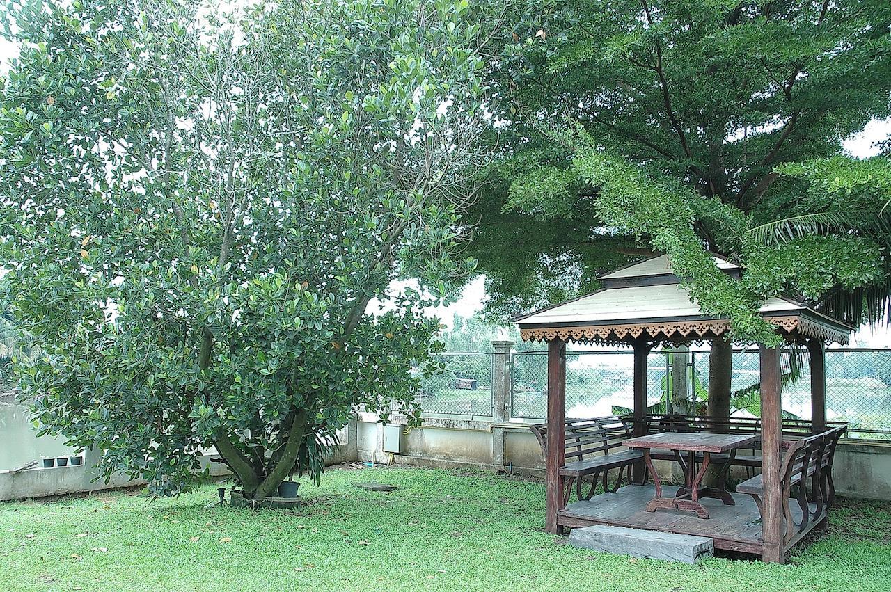 Thararin Villa Ban Doem Bang Exterior foto