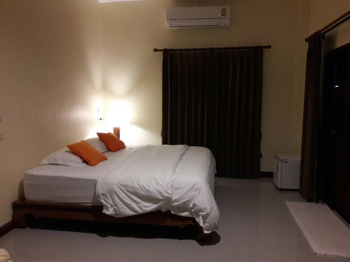 Thararin Villa Ban Doem Bang Exterior foto