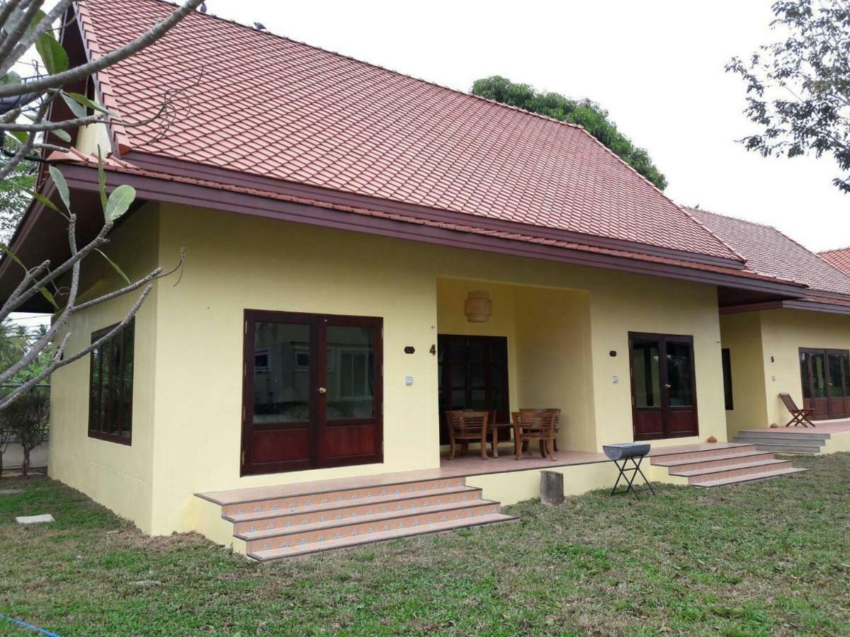 Thararin Villa Ban Doem Bang Exterior foto